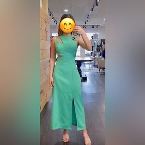 Elegant Green Sleeveless Dress